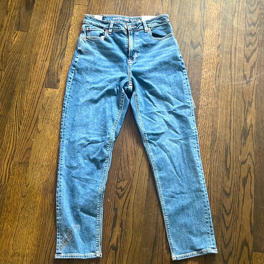 American eagle mom jean size 6
